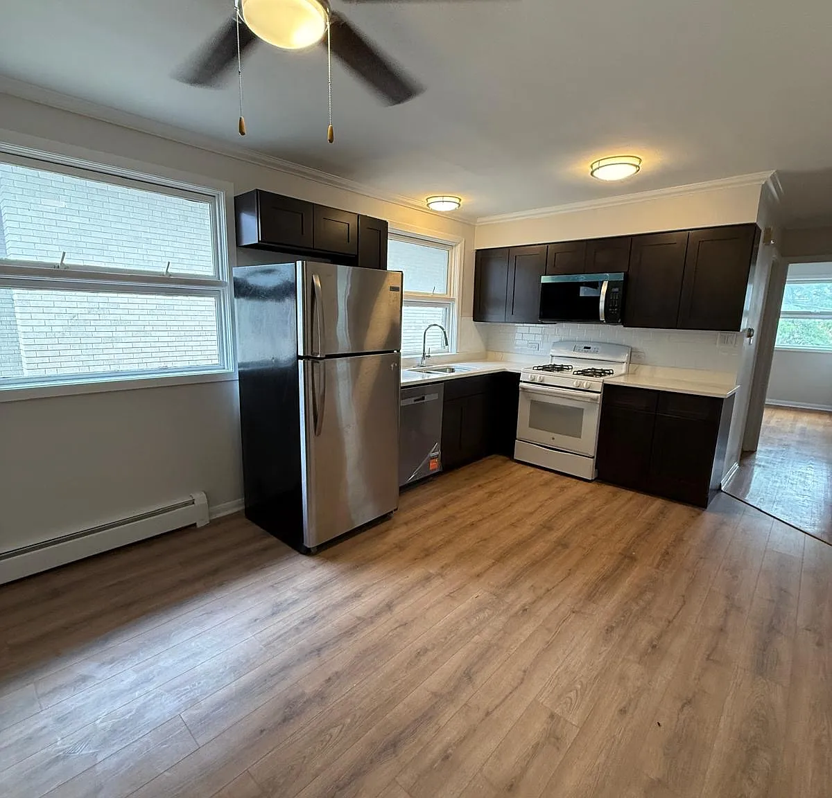 2 bed, 1200 sqft, $2,100 — Photo 3