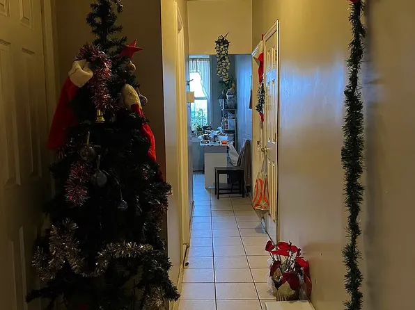 4213 8th Ave, Brooklyn, NY 11232