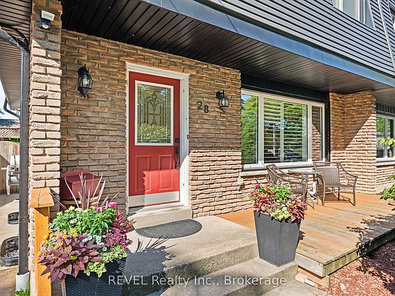 4th image of 28 Black Knight Rd