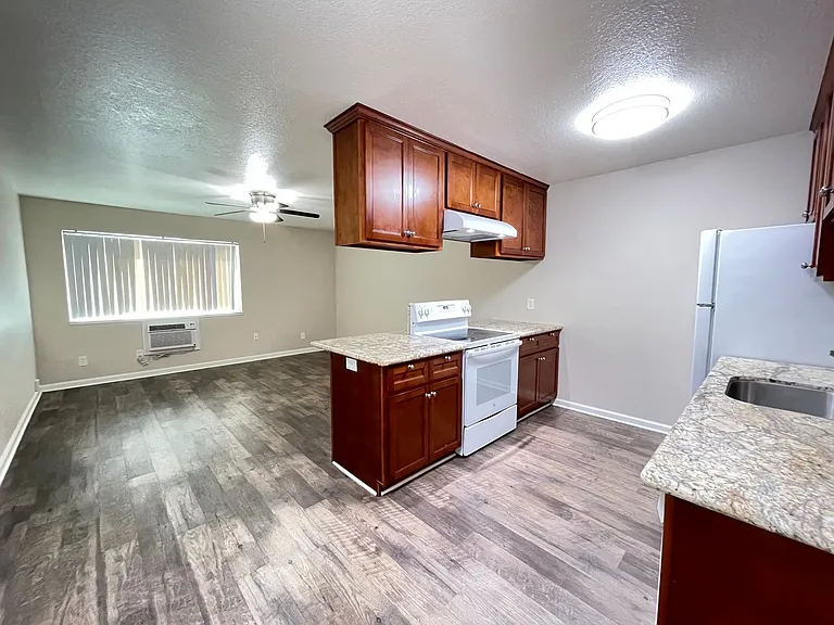 1711 N Street, Sacramento — Photo 9