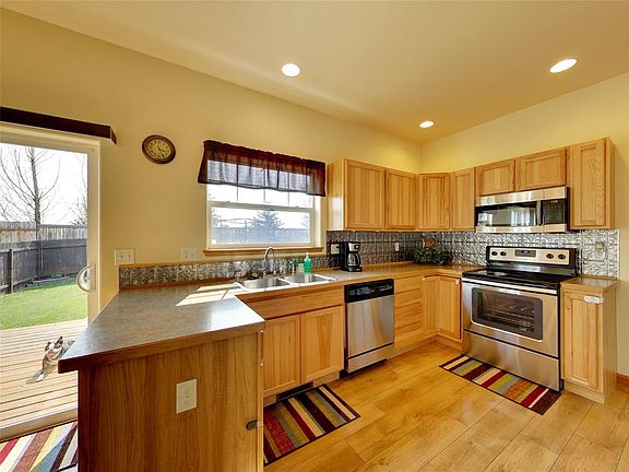 3rd image of 1207B Idaho St