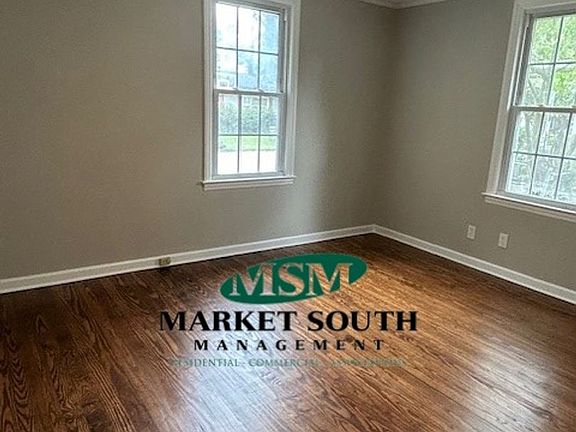 3rd image of 305 Forrest Ave