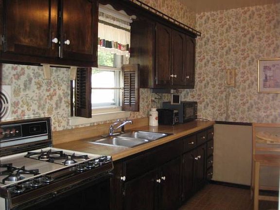 3rd image of 24 Manor Ln