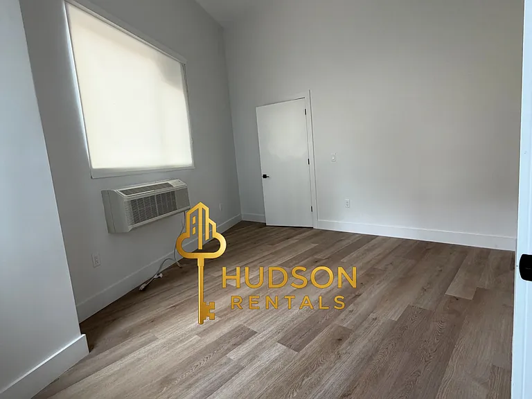 36 Madison St #102 — Photo 4