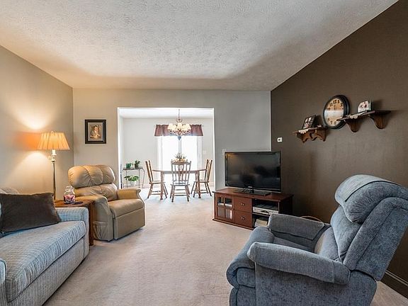 3rd image of 756 Oakdale Dr
