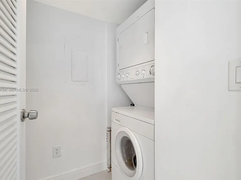 2333 Brickell Ave #305 — Photo 28