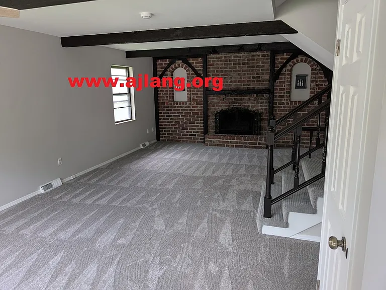 1611 E Cedar Pl — Photo 3