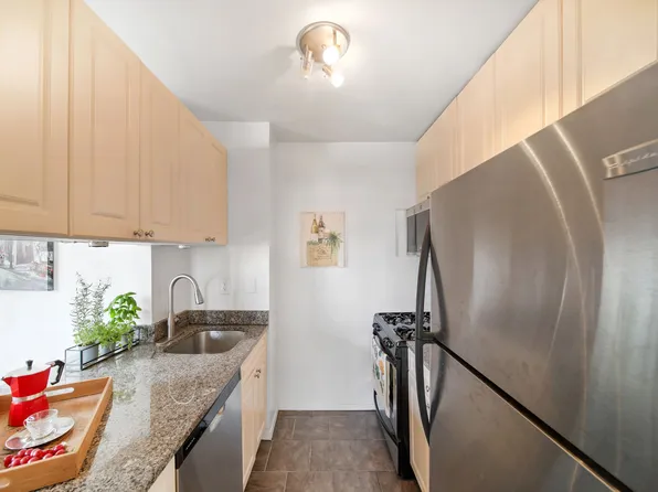 1 Irving Place image 7 of 18