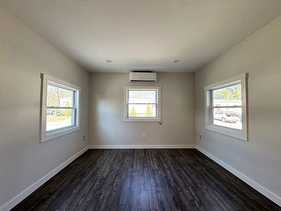 3rd image of 142 Main St #9