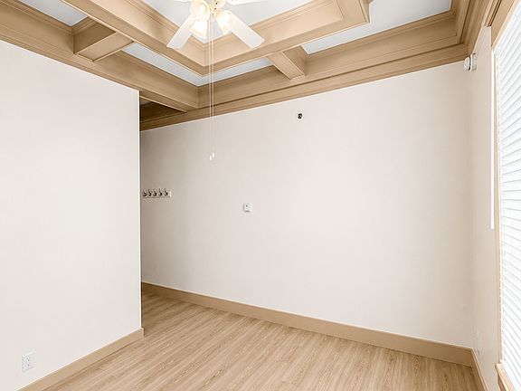 5th image of 207 Chester Ave APT B