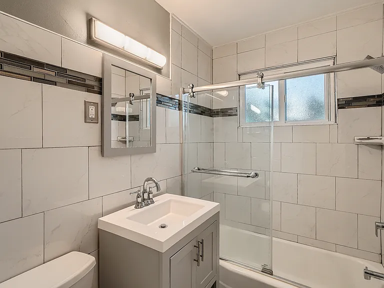 1042 Saint Charles Ave NE #5 — Photo 6