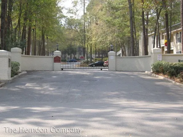 2092 S Sherwood Dr APT M111, Valdosta, GA 31602