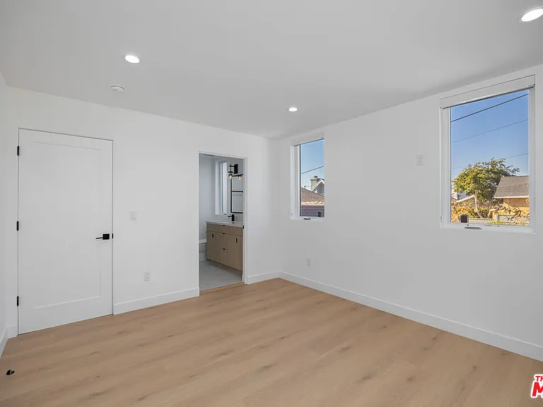1332 Mohawk St — Photo 12