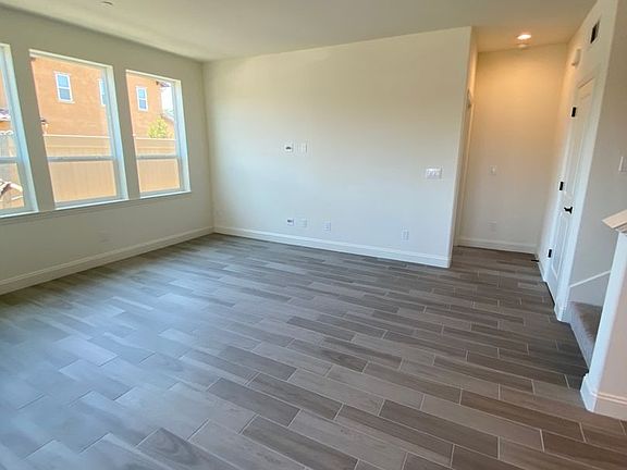 2nd image of 583 Agapanthus Way