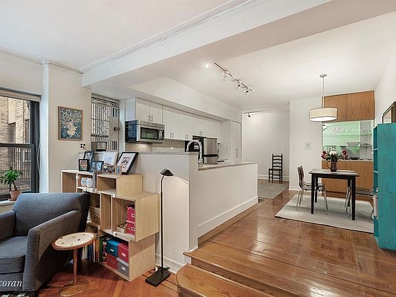3rd image of 320 W 90th St APT 3C