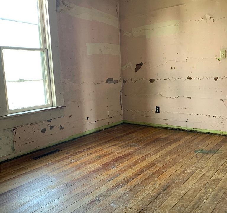 Main Level Bedroom