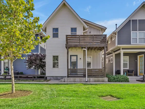 1055 Treaty Oaks Dr, Nashville, TN 37209
