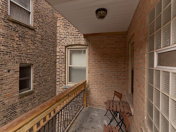 5th image of 900 W Gunnison St #Gn-204
