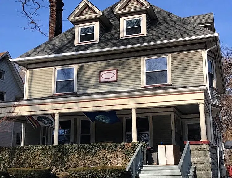 1518 Kenilworth Ave — Photo 1