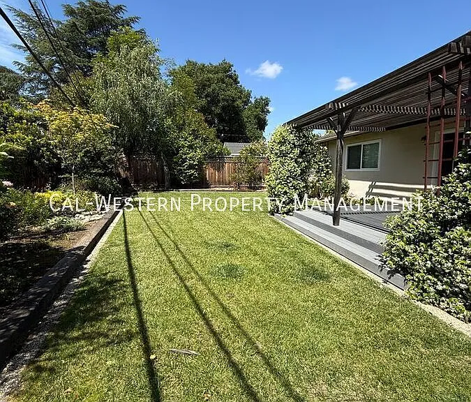 7790 Robindell Way — Photo 16