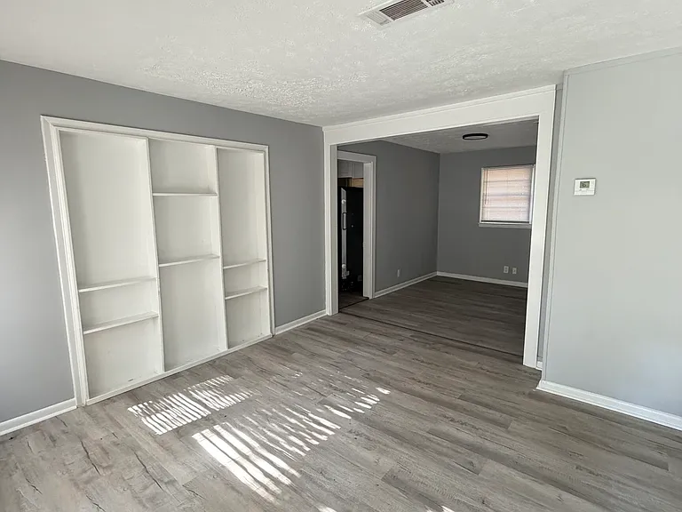 1280 Janice Ln NW — Photo 2