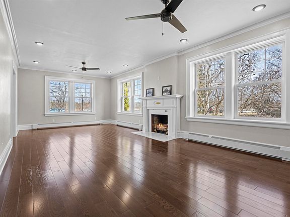 5th image of 2157 Riverside Ave