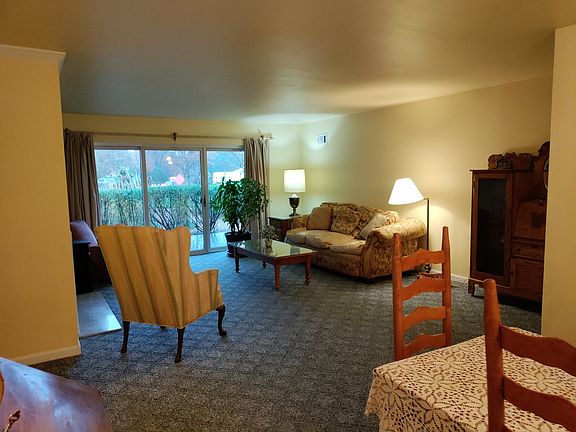 4th image of 136 Carriage Way Dr #C-110