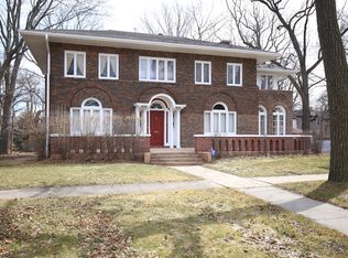 709 N Genesee St, Waukegan, IL 60085