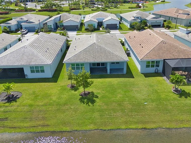 10407 SW Aquila Way — Photo 40