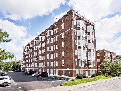 230 E 9th St APT 512, Indianapolis, IN, 46204