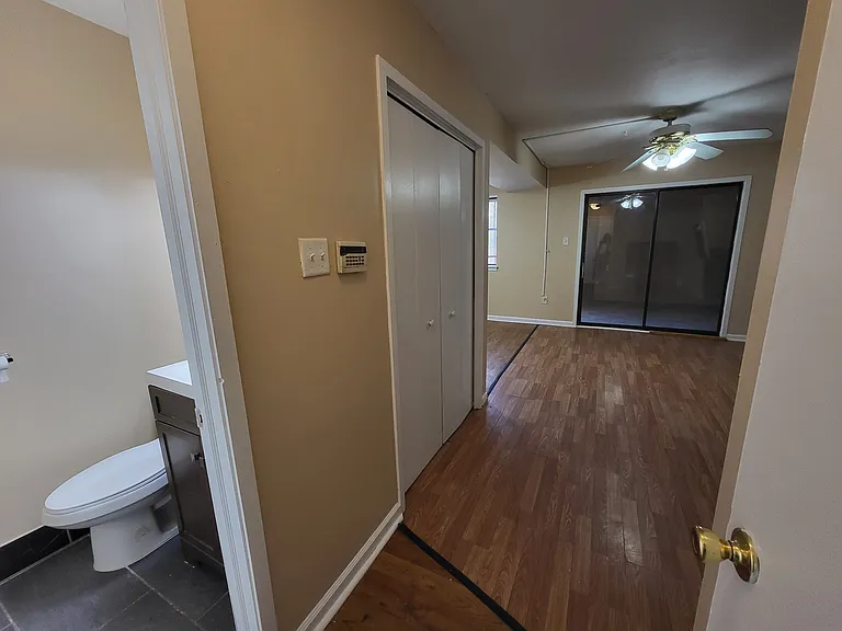 402 Tudor Ct — Photo 6