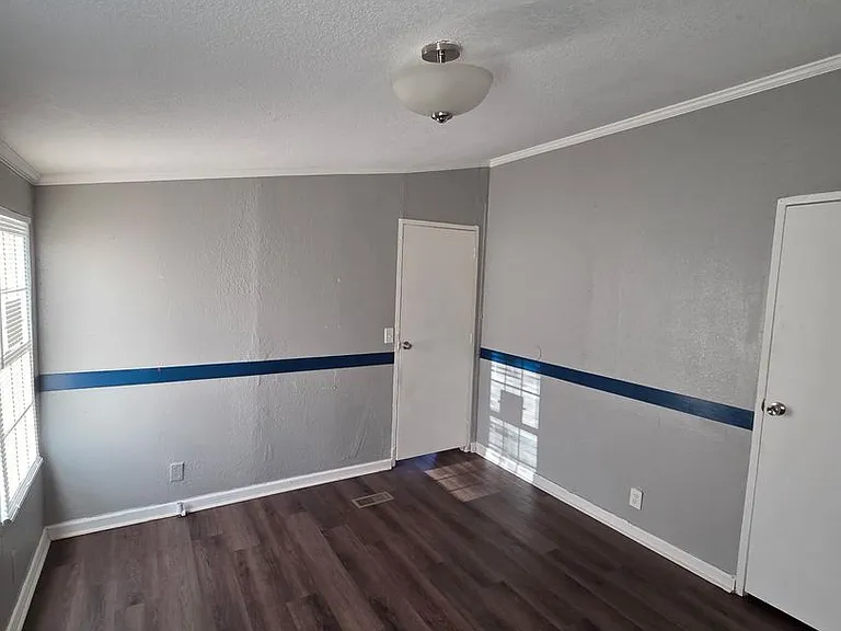 1131 Straight St — Photo 12