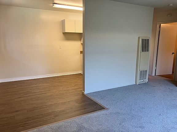 3rd image of 309 Oak Ave #9