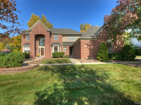 47774 Pavillon Rd, Canton, MI 48188