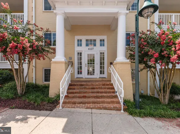 4127 S Four Mile Run Dr Unit 201, Arlington, VA 22204