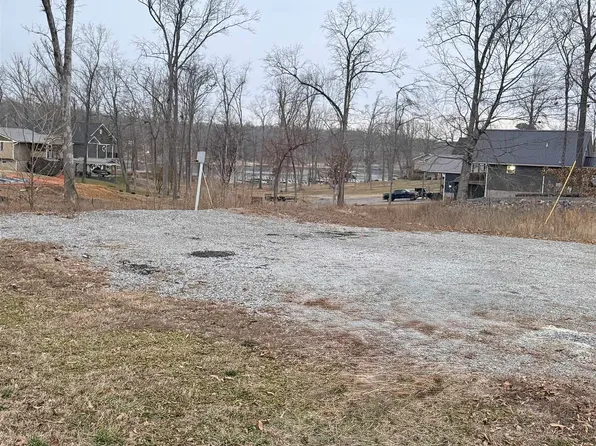 14 Lakeshore Rd, Gilbertsville, KY 42044