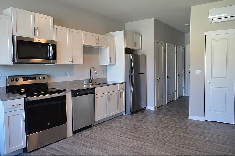 Mammoth Springs Apartments & Townhomes — Photo 40