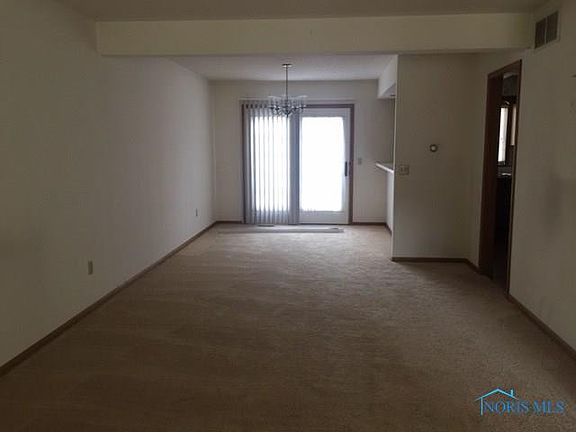 3rd image of 6 Gatewood Dr