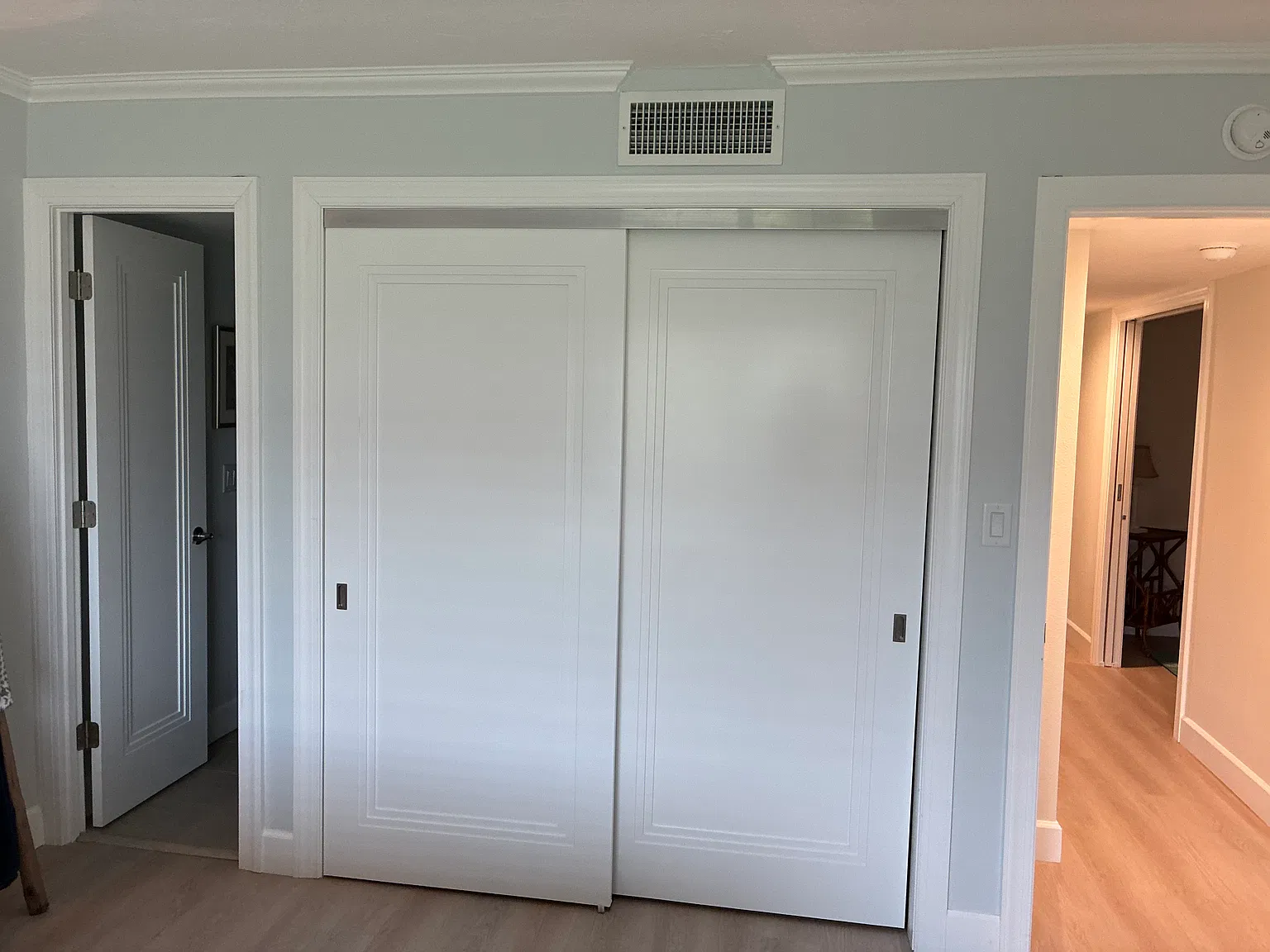 3 bed, 1116 sqft, $7,000 — Photo 2