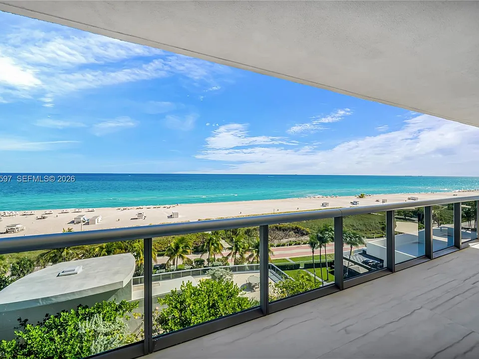 5875 Collins Ave #902