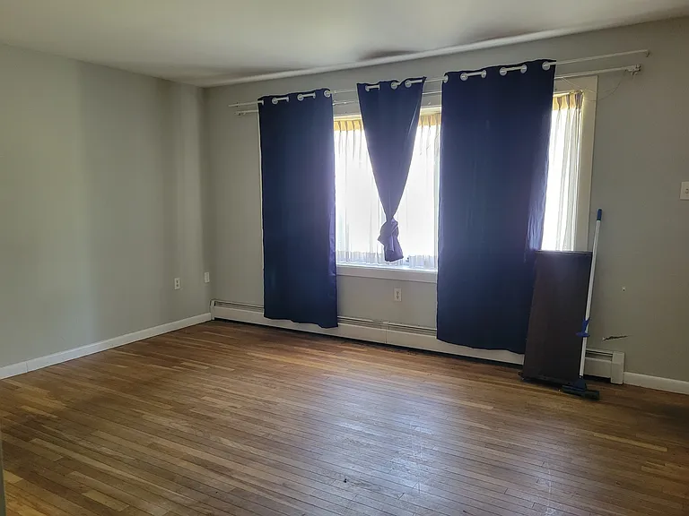 1350 Wingate Ave — Photo 5