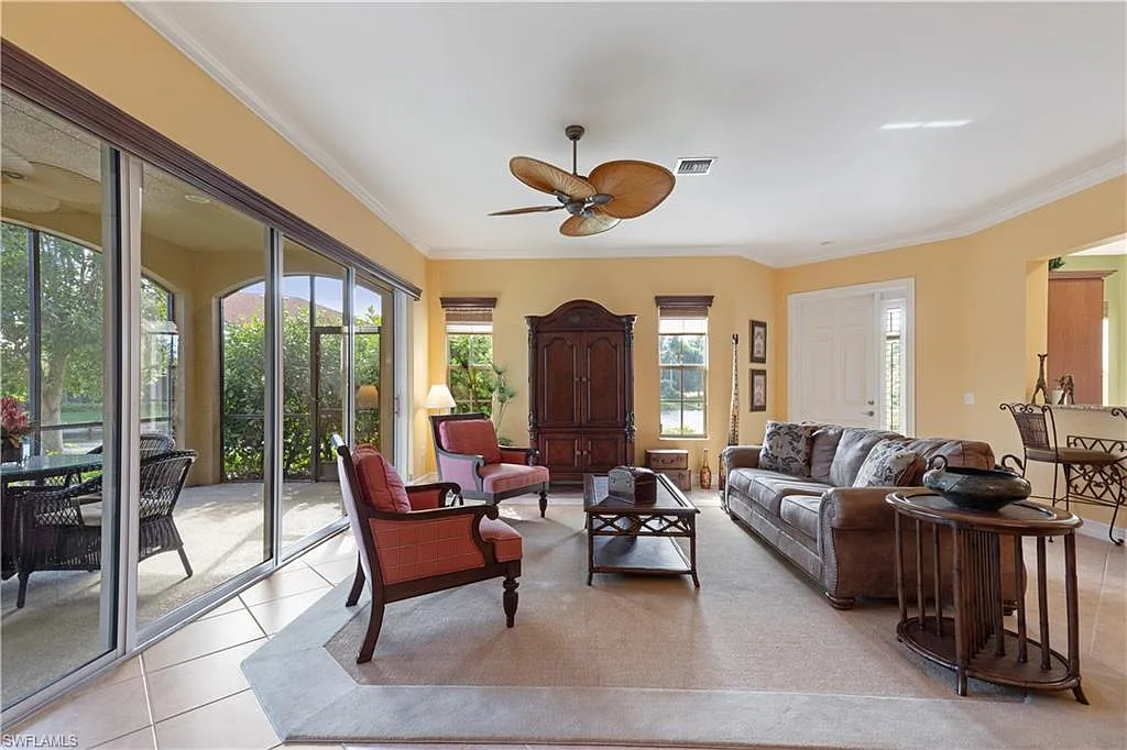 3 bed, 2.0 bath, 2021 sqft, $2,750 — Photo 2
