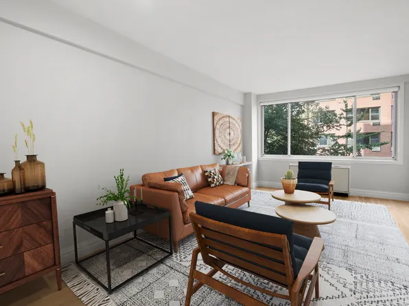 340 East 51st Street image 2 of 13