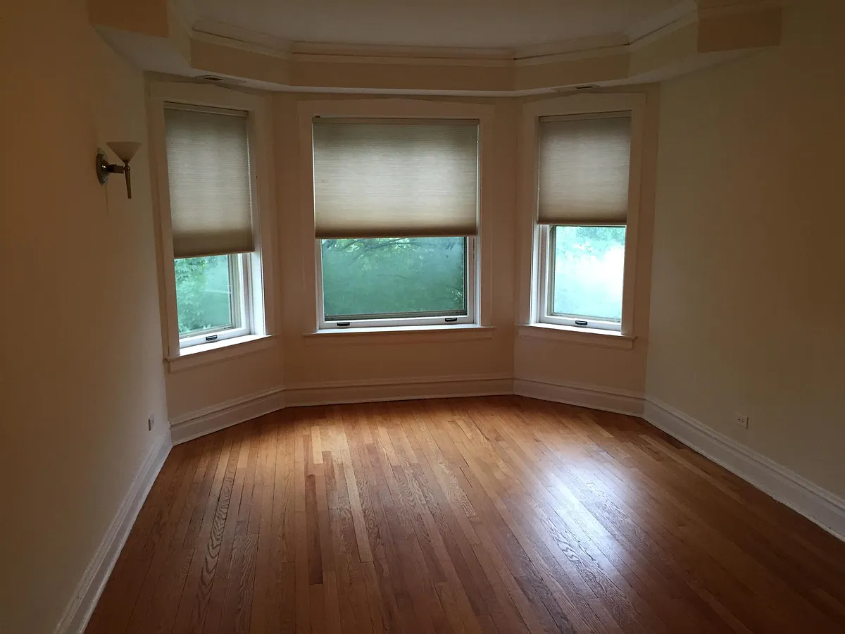 Living Room - 406 Wesley Ave #3