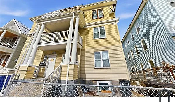 59 Armandine St #4