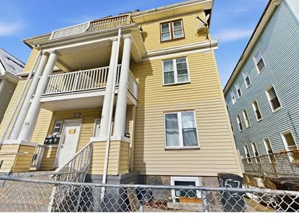 59 Armandine St #4, Dorchester Center, MA 02124