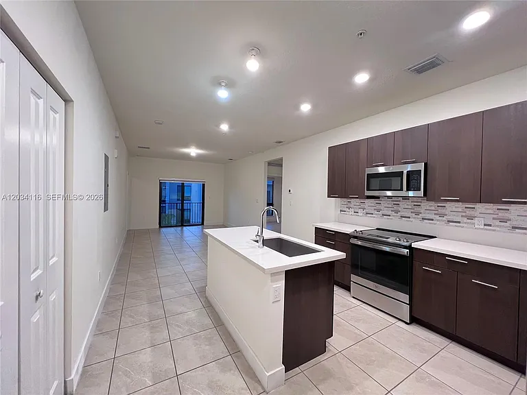 8265 NW 41st St #C-405 — Photo 2