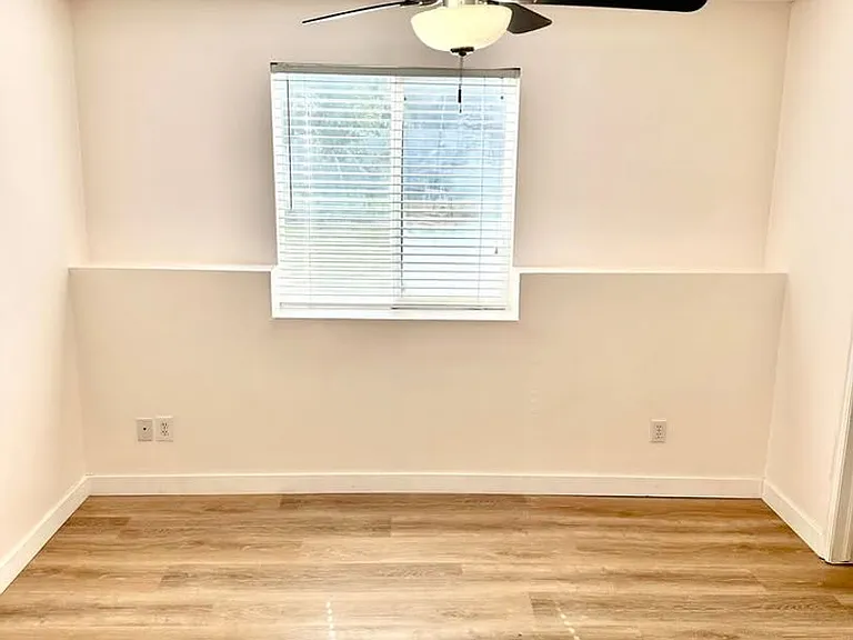 537 N 400 W — Photo 11