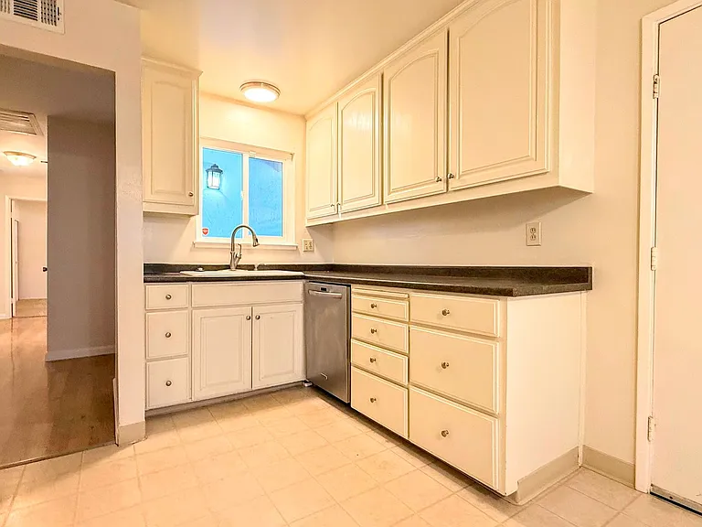 5334 Gatewood Ln — Photo 9