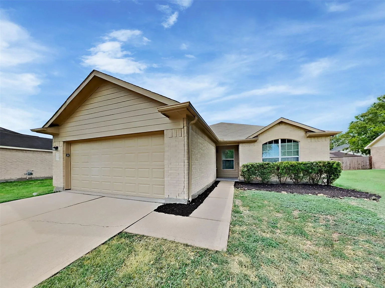 4 bed, 2.0 bath, 1680 sqft, $1,965 — Photo 1